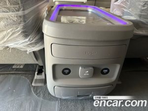 Hyundai Staria 4WD Lounge 7-Seater 2024 года из Южной Кореи