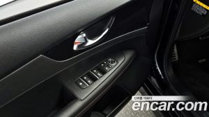 Kia K3 5Door GT Prestige 2021 года из Южной Кореи