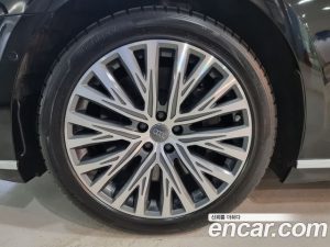 Audi A8 60 TFSI 4WD LWB 2020 года из Южной Кореи