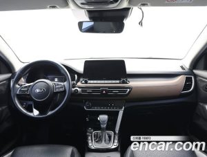 Kia Seltos Бензин 1.6 Turbo 2WD 2021 года из Южной Кореи