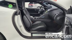 Jaguar F-TYPE P300 Coupe 2020 года из Южной Кореи