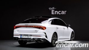 Kia K5 Signature 2023 года из Южной Кореи