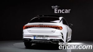 Kia K5 Signature 2023 года из Южной Кореи