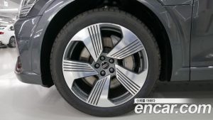 Audi e-tron 55 4WD Sportback 2023 года из Южной Кореи