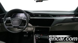 Audi e-tron 55 4WD Sportback 2023 года из Южной Кореи