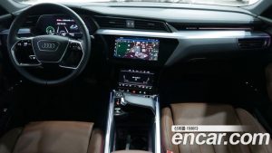 Audi e-tron 55 4WD 2023 года из Южной Кореи