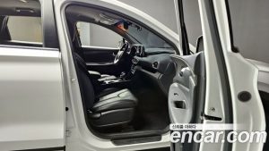 Hyundai Santafe Дизель 2.0 2WD 2020 года из Южной Кореи