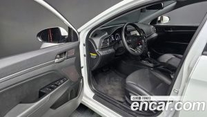 Hyundai AVANTE 1.6 2020 года из Южной Кореи