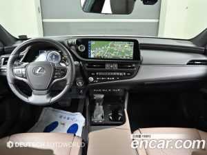 Lexus ES Luxury Plus 2023 года из Южной Кореи