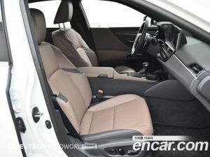 Lexus ES Luxury Plus 2023 года из Южной Кореи