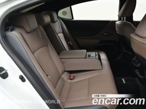 Lexus ES Luxury Plus 2023 года из Южной Кореи