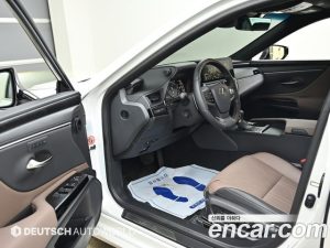 Lexus ES Luxury Plus 2023 года из Южной Кореи