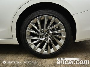 Lexus ES Luxury Plus 2023 года из Южной Кореи