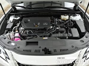 Lexus ES Luxury Plus 2023 года из Южной Кореи