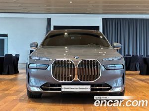 BMW i7 xDrive 60 Design Pure Excellence 2023 года из Южной Кореи