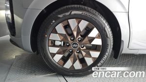 Hyundai Staria 4WD Lounge 9-Seater 2024 года из Южной Кореи