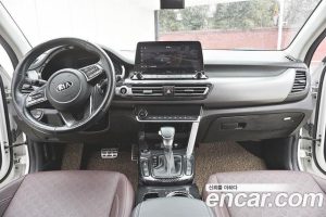 Kia Seltos Бензин 1.6 Turbo 2WD 2020 года из Южной Кореи