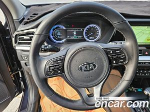 Kia Niro 1.6 HEV 2020 года из Южной Кореи