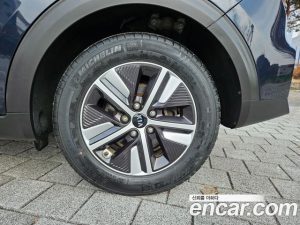 Kia Niro 1.6 HEV 2020 года из Южной Кореи