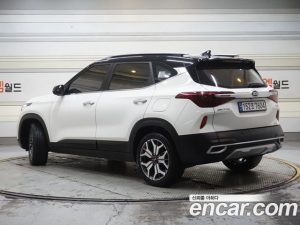 Kia Seltos Бензин 1.6 Turbo 4WD 2022 года из Южной Кореи