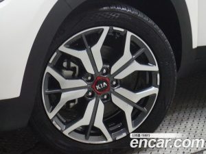 Kia Seltos Бензин 1.6 Turbo 4WD 2022 года из Южной Кореи