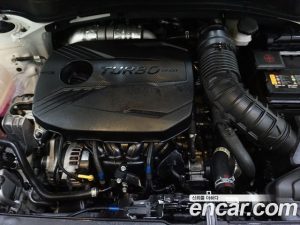 Kia Seltos Бензин 1.6 Turbo 4WD 2022 года из Южной Кореи