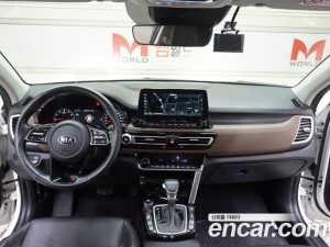Kia Seltos Бензин 1.6 Turbo 4WD 2022 года из Южной Кореи