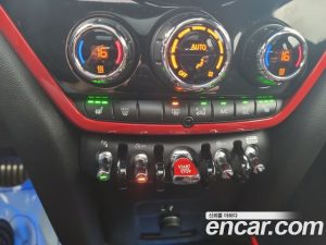 Mini Countryman JCW 2020 года из Южной Кореи