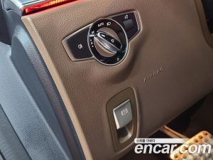 Mercedes-Benz E-Class E250 Avantgarde 2020 года из Южной Кореи