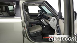 Land Rover Defender 110 D240 SE 2020 года из Южной Кореи