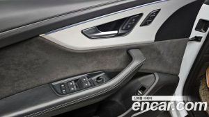 Audi Q8 50 TDI 4WD Premium 2021 года из Южной Кореи