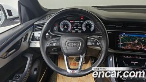 Audi Q8 50 TDI 4WD Premium 2021 года из Южной Кореи