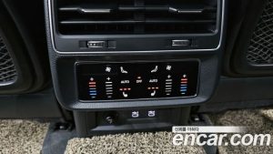 Audi Q8 50 TDI 4WD Premium 2021 года из Южной Кореи