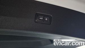 Audi Q8 50 TDI 4WD Premium 2021 года из Южной Кореи