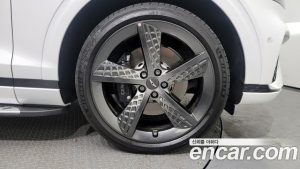 Genesis GV70 2.5T Бензин 2WD 2024 года из Южной Кореи