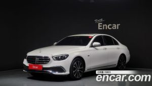 Mercedes-Benz E-Class E300e 4MATIC Exclusive 2021 года из Южной Кореи