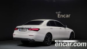 Mercedes-Benz E-Class E300e 4MATIC Exclusive 2021 года из Южной Кореи