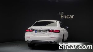 Mercedes-Benz E-Class E300e 4MATIC Exclusive 2021 года из Южной Кореи