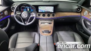 Mercedes-Benz E-Class E300e 4MATIC Exclusive 2021 года из Южной Кореи