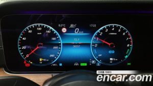 Mercedes-Benz E-Class E300e 4MATIC Exclusive 2021 года из Южной Кореи