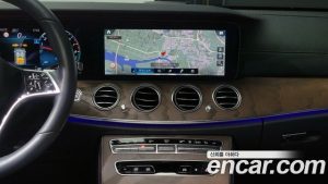 Mercedes-Benz E-Class E300e 4MATIC Exclusive 2021 года из Южной Кореи