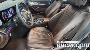 Mercedes-Benz CLS-Class CLS300d AMG Line 2020 года из Южной Кореи