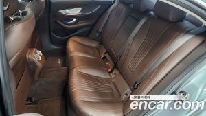 Mercedes-Benz CLS-Class CLS300d AMG Line 2020 года из Южной Кореи