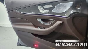 Mercedes-Benz CLS-Class CLS300d AMG Line 2020 года из Южной Кореи
