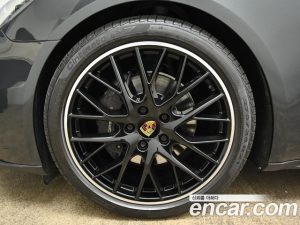 Porsche Panamera 3.0 AWD 2020 года из Южной Кореи