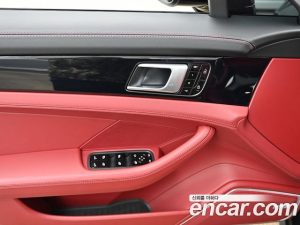 Porsche Panamera 3.0 AWD 2020 года из Южной Кореи