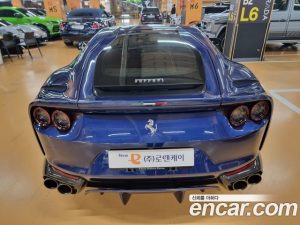 Ferrari 812 6.5 V12 2020 года из Южной Кореи