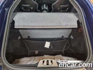 Ferrari 812 6.5 V12 2020 года из Южной Кореи