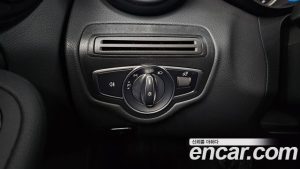 Mercedes-Benz C-Class C200 2020 года из Южной Кореи