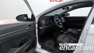 Hyundai AVANTE 1.6 2020 года из Южной Кореи
